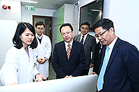Prof. Tan Tieniu visits the CUHK Partner Laboratory of the State Key Laboratory of Agrobiotechnology